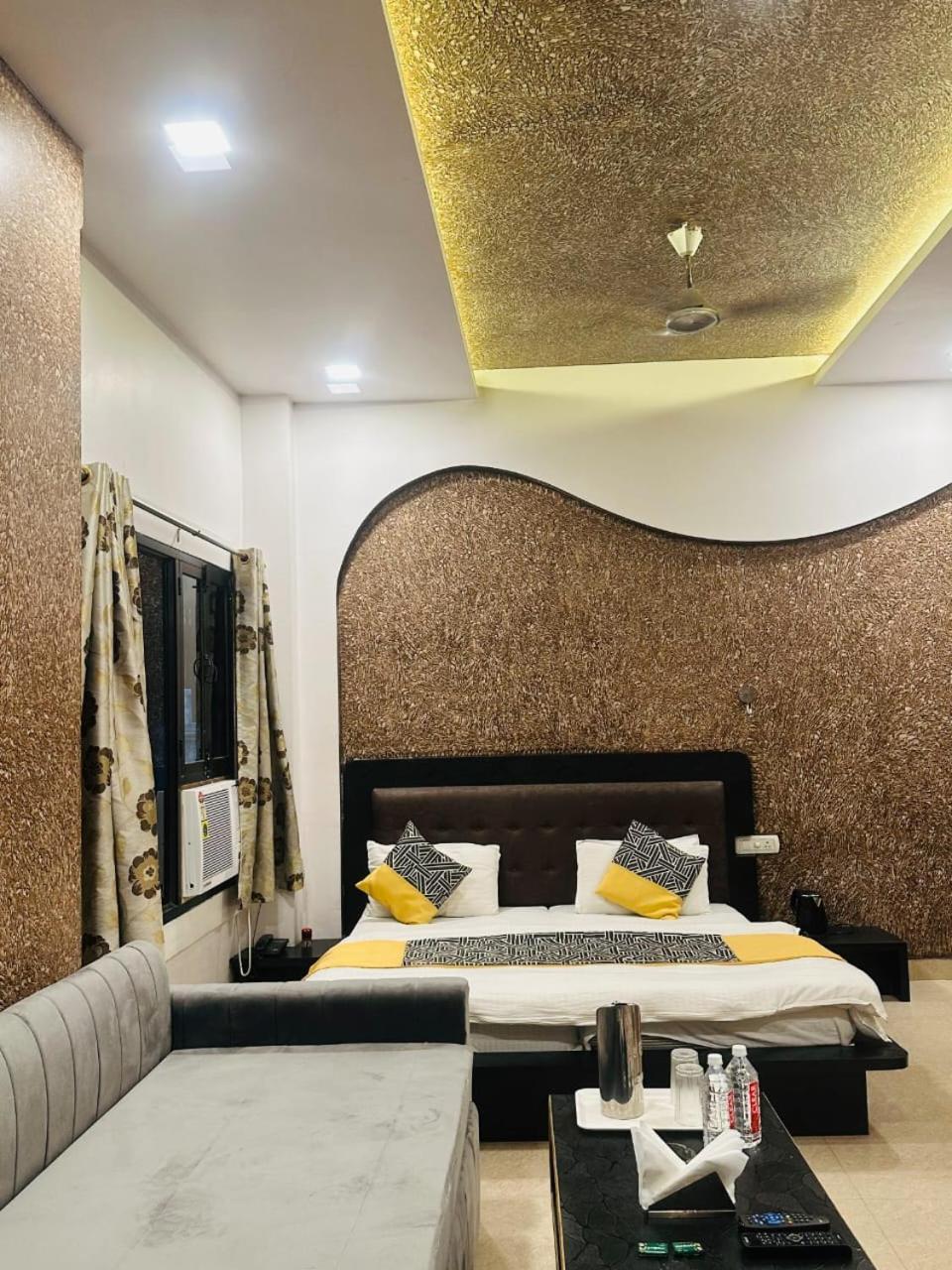 Hotel Deva Inn Varanasi Exterior foto